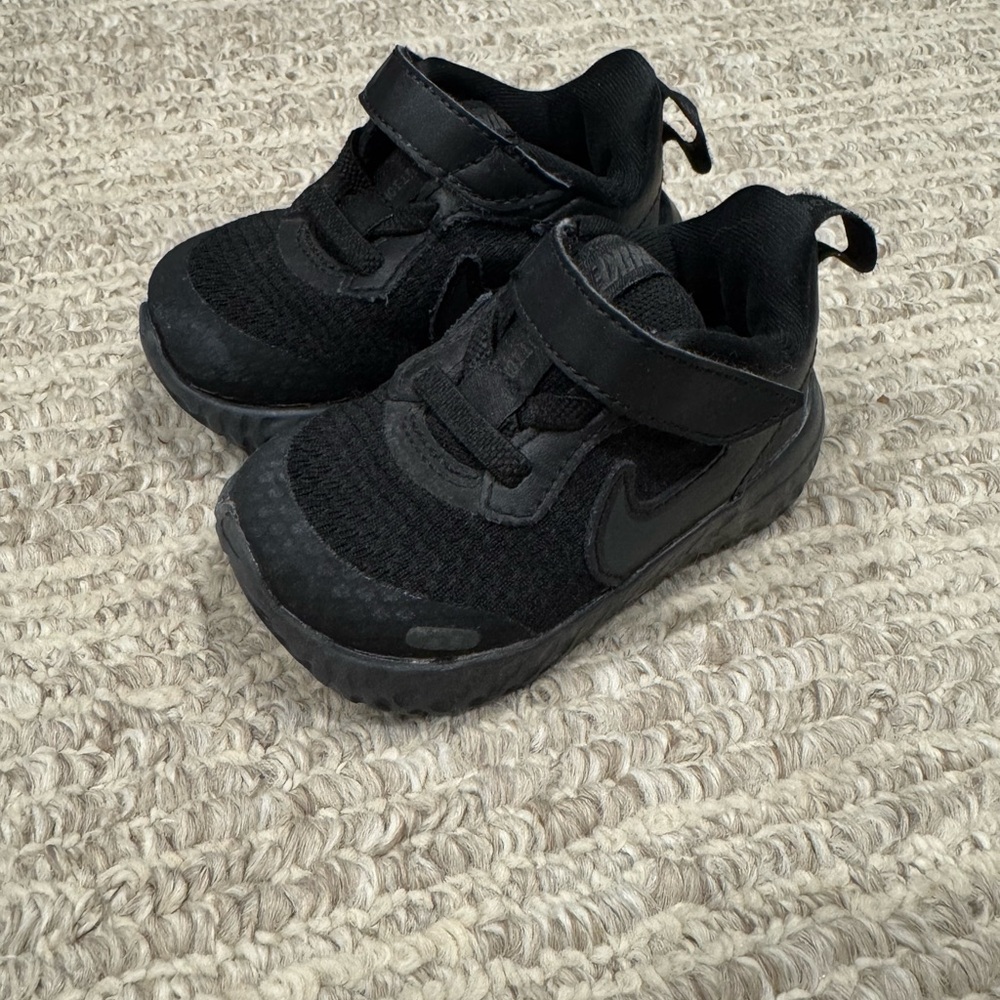 Nike Baby Black Velcro Sneakers